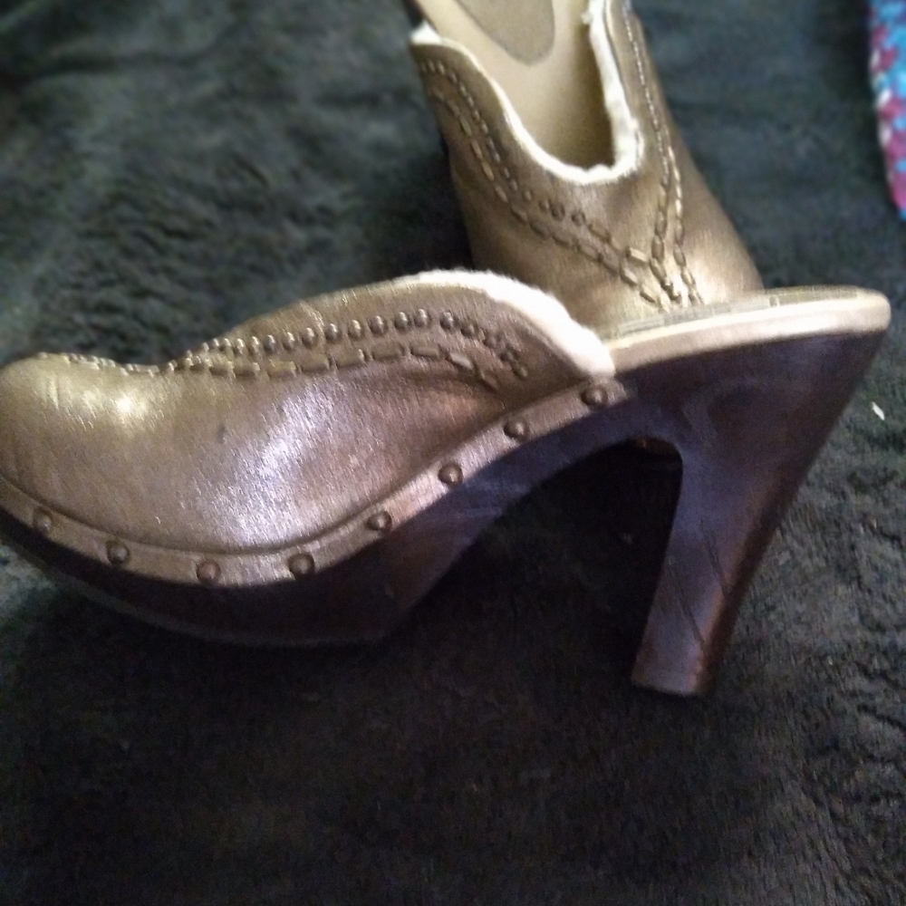 Metallic mules